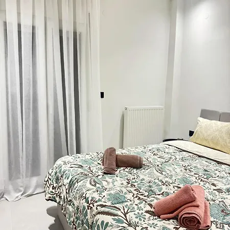 Luna-your Urban Apartment
